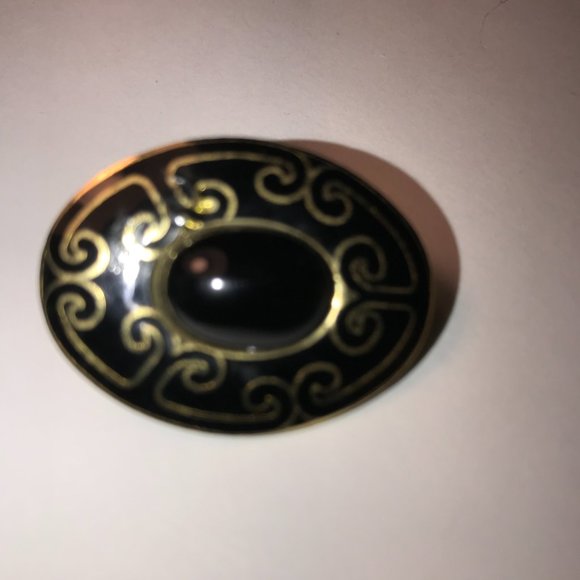 Black and gold Oval Mona So Pin - Picture 2 of 4